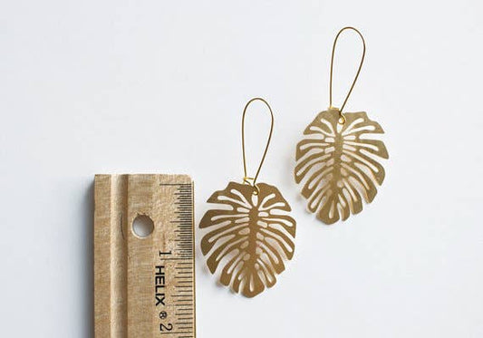 Monstera Deliciosa Leaf Earrings: Gold