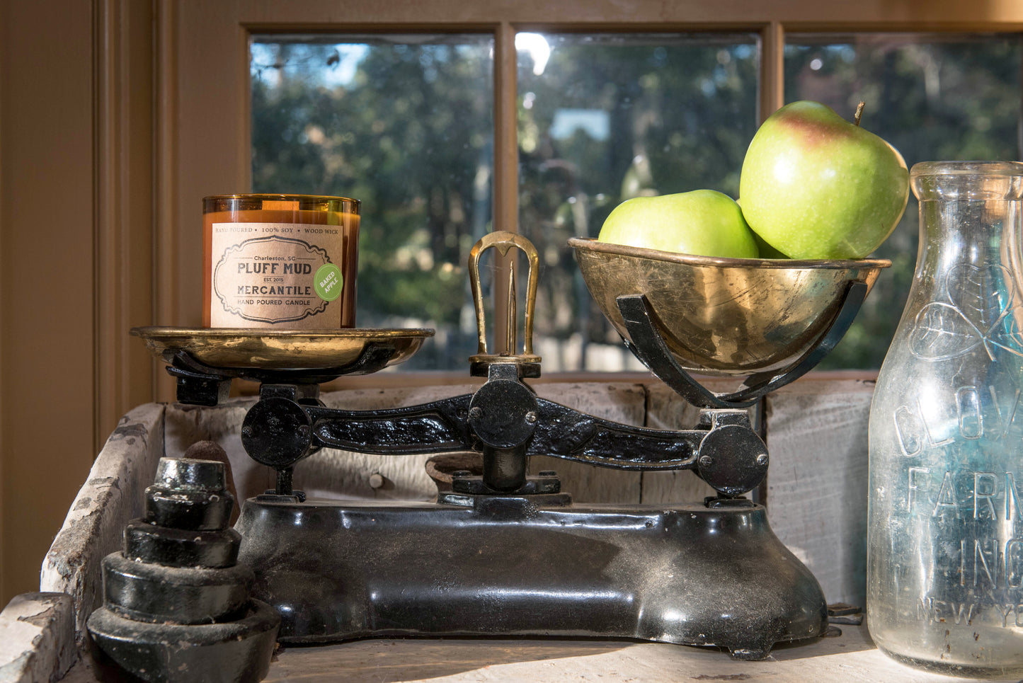 "Bourbon Maple Apple” Hand Poured Soy Candle - Pluff Mud Mercantile